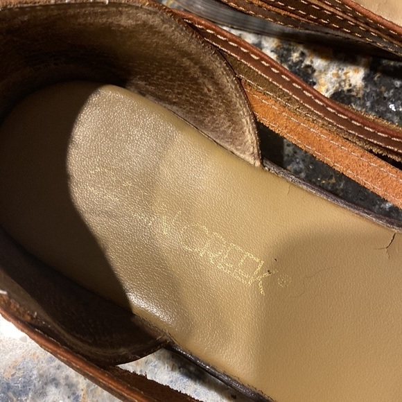 Womens Cabin Creek solid brown strappy slip on Lester sandals size 10M - Picture 2 of 5